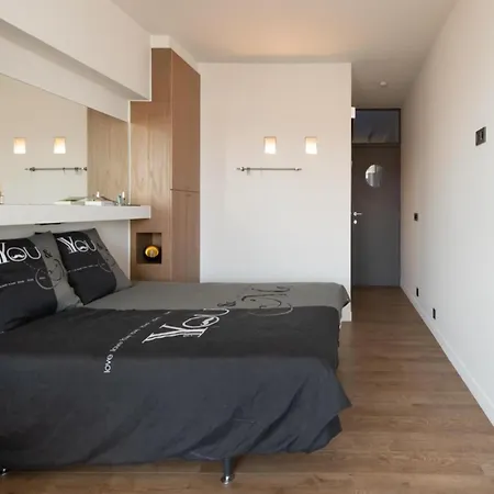Apartment Apartment With Frontal Sea View In Raversijde Ostend