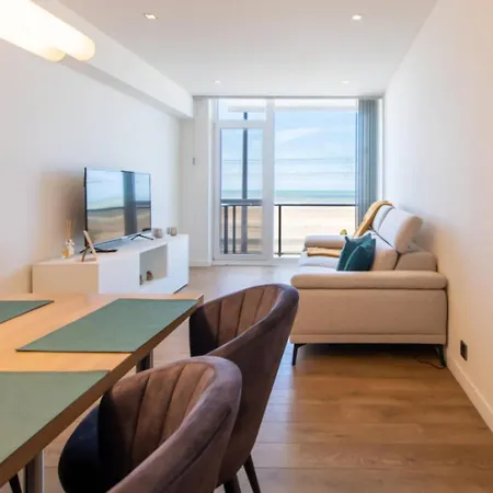 Apartment Apartment With Frontal Sea View In Raversijde *