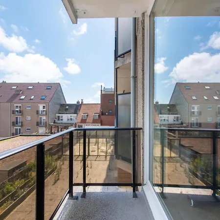 Apartment With Frontal Sea View In Raversijde * Ostende