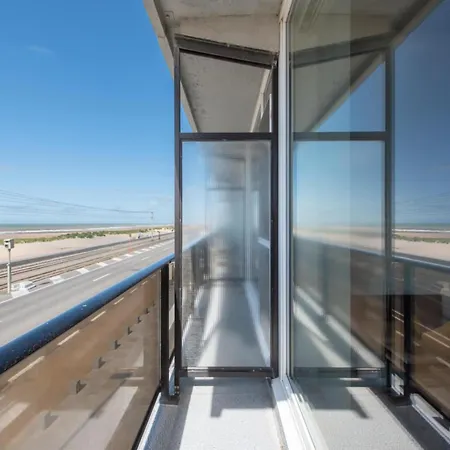 Apartment With Frontal Sea View In Raversijde * Ostende